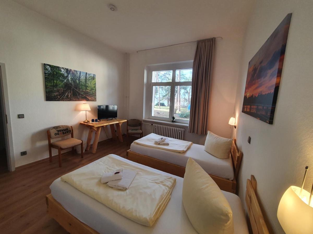 Waldhotel Am See Berlin-Schmoeckwitz Exterior photo